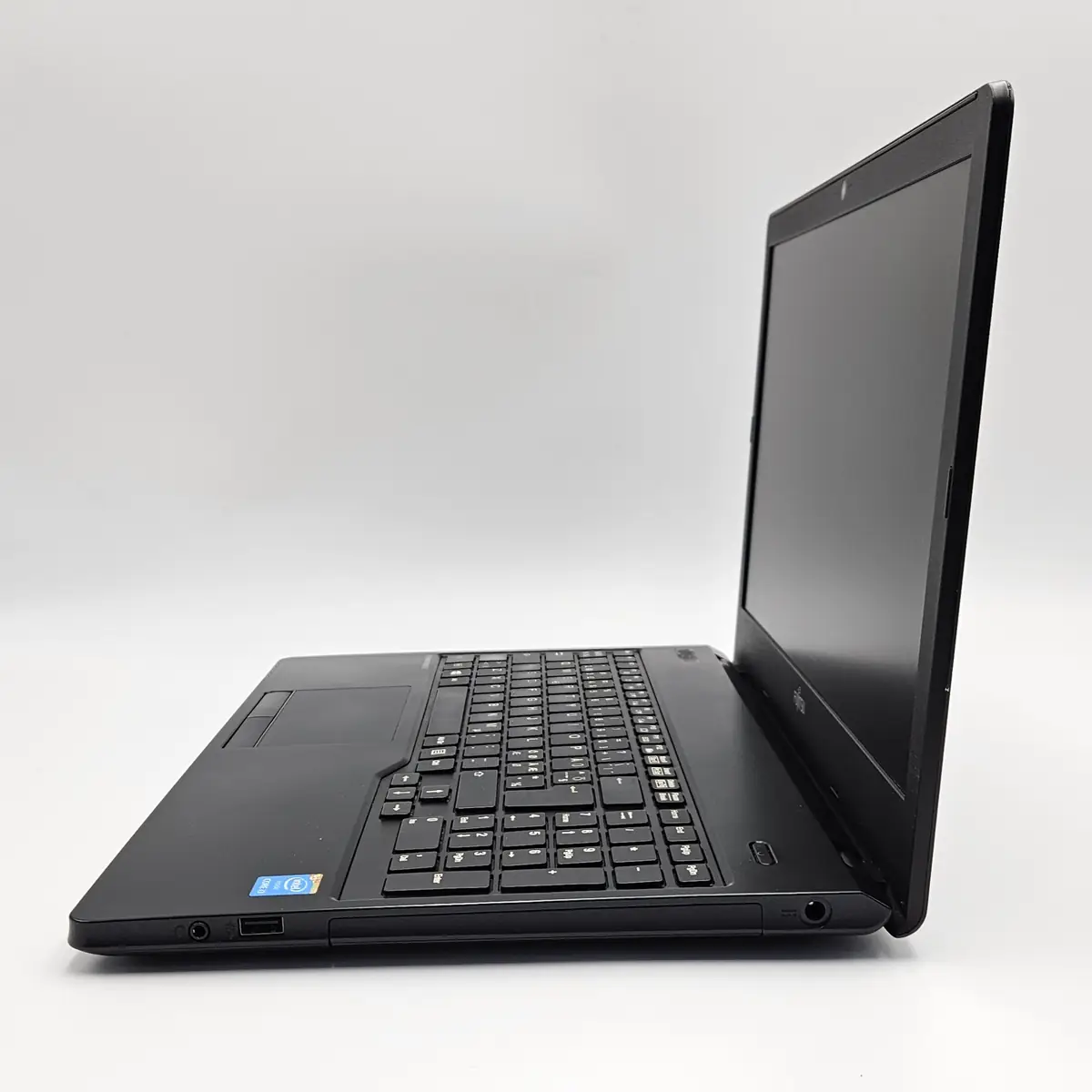 Laptop Second Hand Fujitsu LIFEBOOK A555 - 15.6inch Intel i3-5005U 8GB RAM 256GB SSD Windows 10 Refurbished  [5]