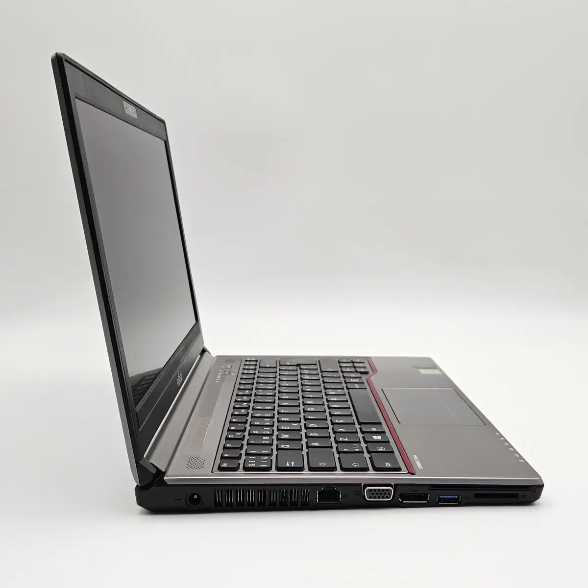 Laptop Second Hand Fujitsu LIFEBOOK E734 - 13.3inch Intel i5-4300M 8GB RAM 180GB SSD Windows 10 Refurbished  [6]