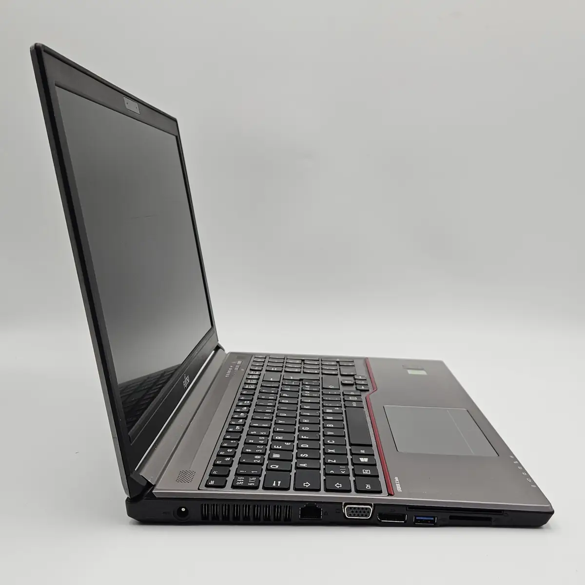 Laptop Second Hand Fujitsu LIFEBOOK E754 - 15.6inch FHD Intel i5-4300M 16GB RAM 500GB SSD TAST. ILUM. Windows 10 Refurbished  [6]