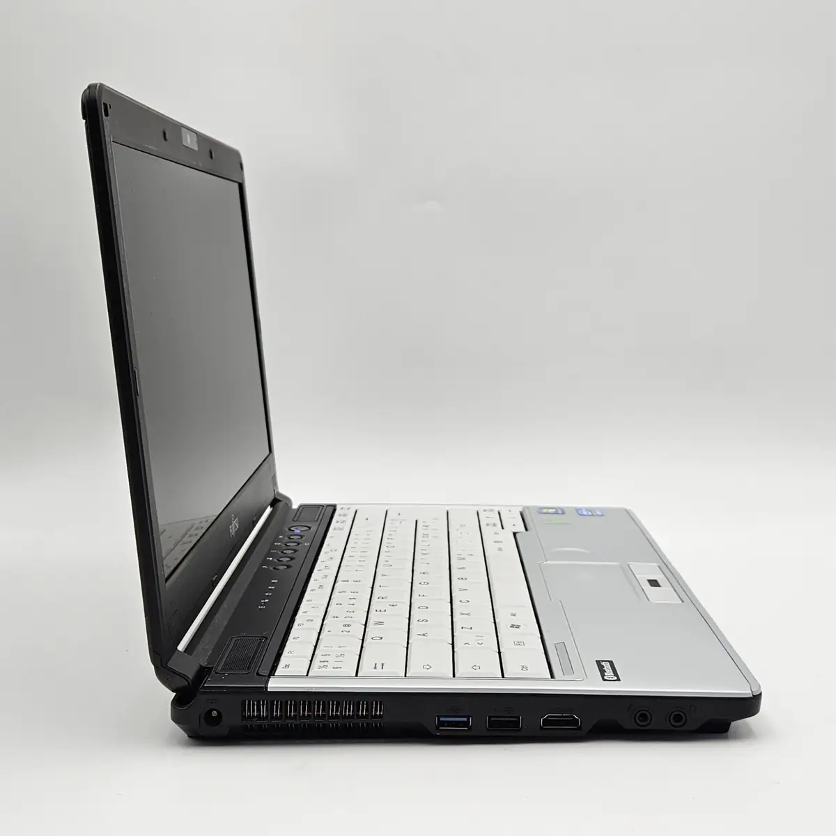 Laptop Second Hand Fujitsu LIFEBOOK S761 - 13.3inch Intel I5-2430M 8GB RAM 320GB HDD Windows 10 Refurbished [6]