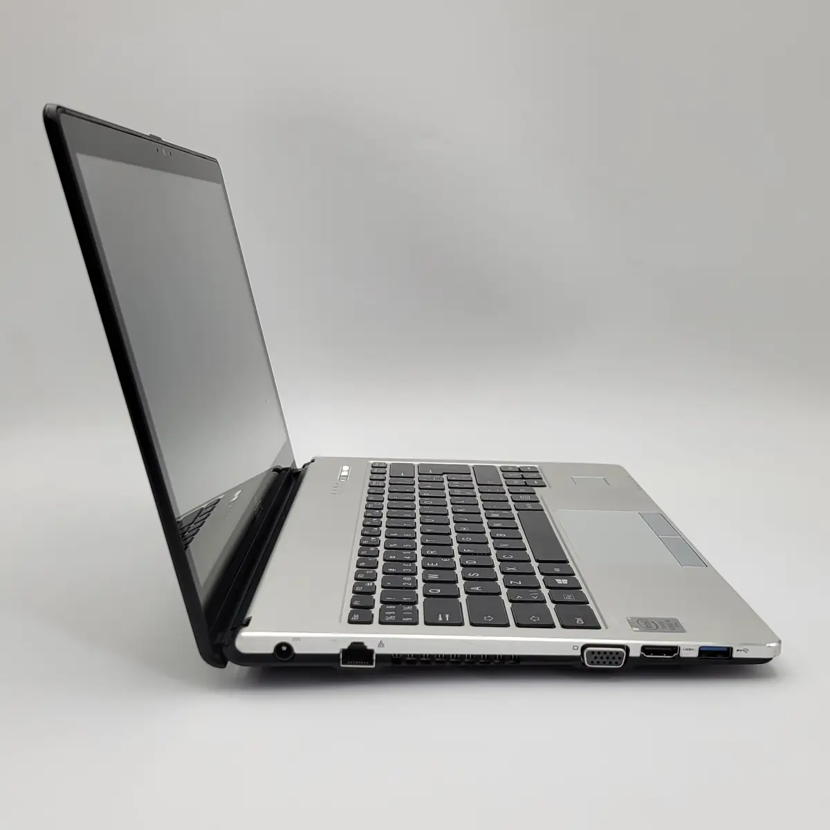 Laptop Second Hand FUJITSU Lifebook S935 - 13.3inch FHD TOUCH Intel I5-5300U 8GB RAM 256GB SSD Windows 10 Refurbished  [6]