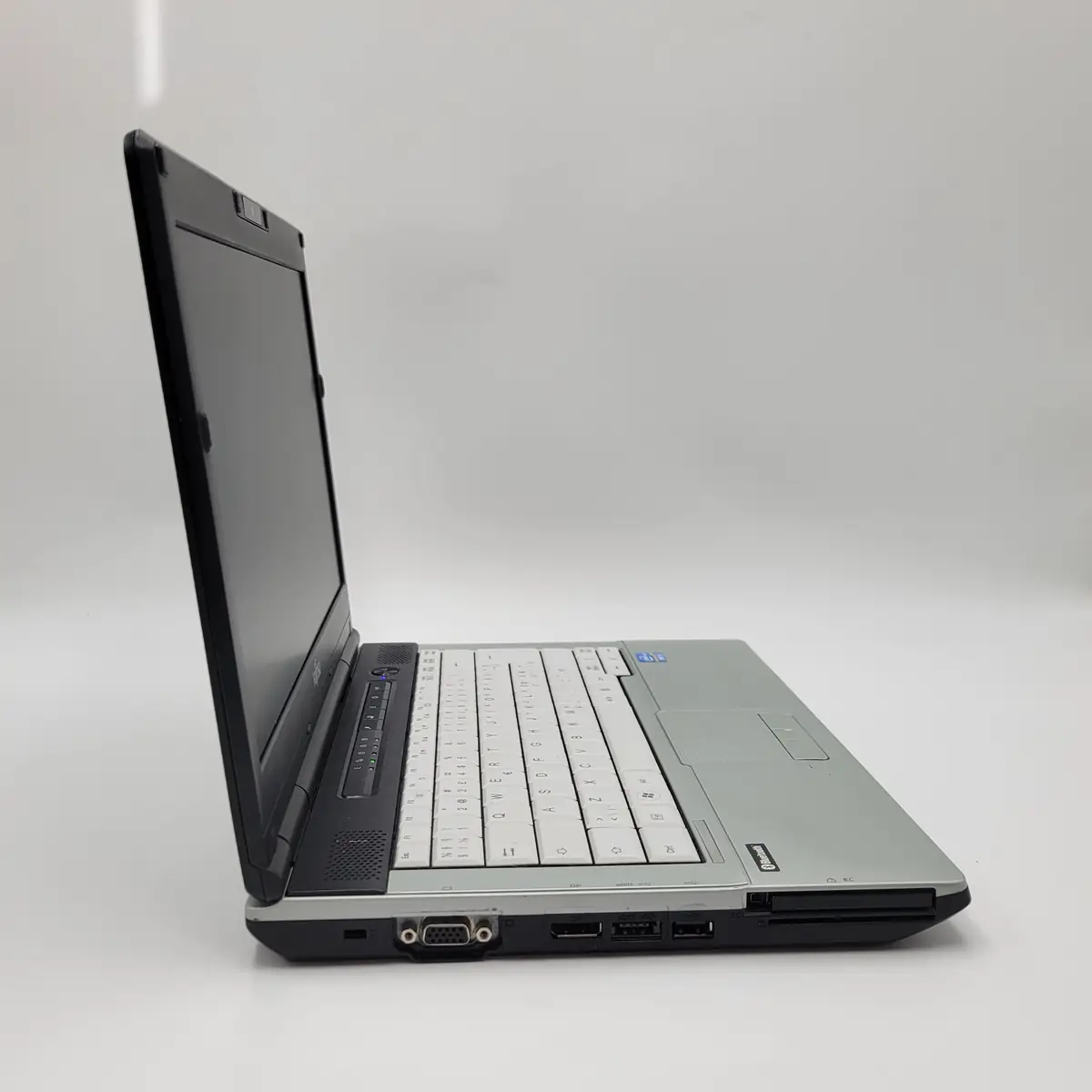 Laptop Second Hand FUJITSU S751 - 14inch Intel I3-2330M 4GB RAM 320GB HDD Windows 10 Refurbished  [6]