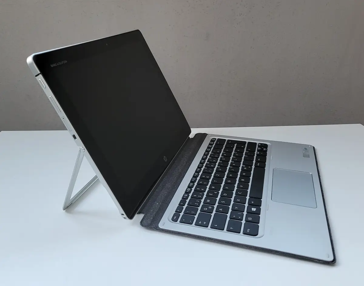 Laptop Second Hand HP ELITE X2 1012 G1 - 12.5inch Intel M5-6Y57 8GB RAM 256GB SSD Windows 10 Refurbished [5]