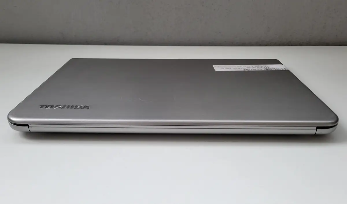 Laptop Second Hand ultraportabil Toshiba Kira - 13.3inch Intel I7-5500u 8GB RAM 256GB SSD TAST. ILUM. Windows 10 Refurbished [8]