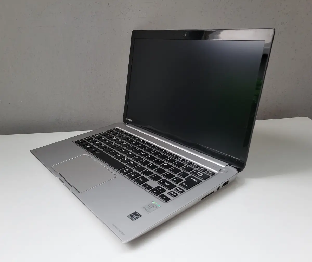 Laptop Second Hand ultraportabil Toshiba Kira - 13.3inch Intel I7-5500u 8GB RAM 256GB SSD TAST. ILUM. Windows 10 Refurbished [6]