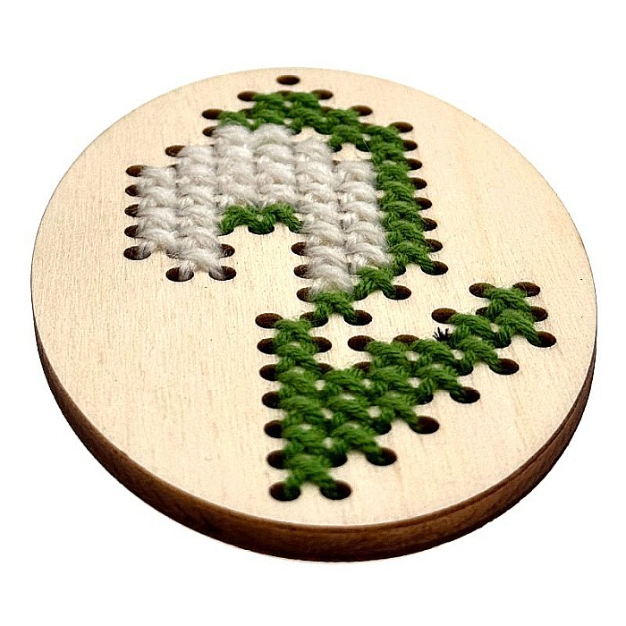 Figurina din lemn, model ghiocel cu gauri pentru cusut, 10 cm [6]