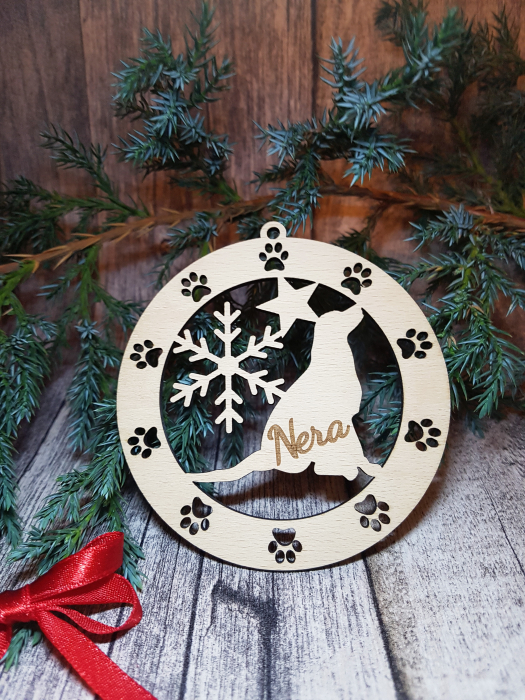 Glob câine personalizat din lemn gravat cu detalii festive pentru Crăciun [2]