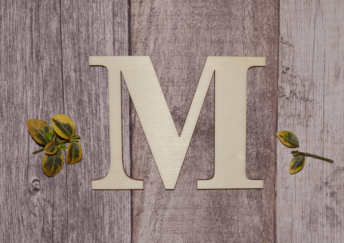 litera m din lemn natur, decor handmade pentru craft și educație [1]