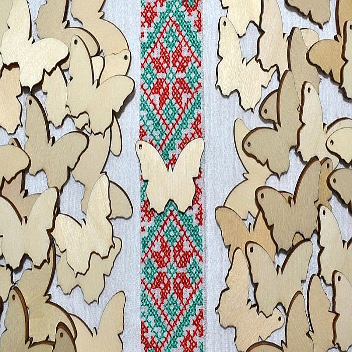 Martisor din lemn - Fluturas, pentru pictat, 4x2.7 cm, seturi disponibile. [2]