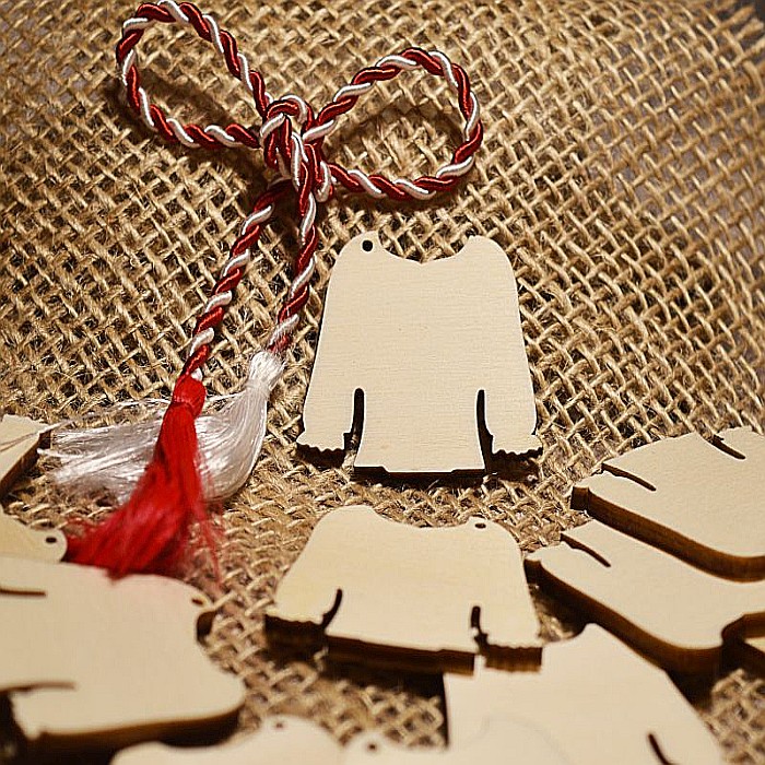 Martisor din lemn - Ie populara, pentru pictat, 3.7x4 cm, seturi disponibile. [2]