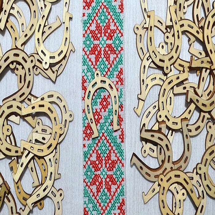 Martisor din lemn - Potcoava, pentru pictat, 3x3.7 cm, seturi disponibile. [2]