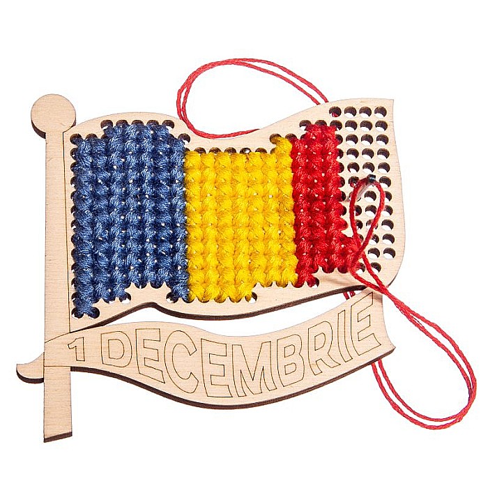Steagul Romaniei, 1 Decembrie cu gauri pentru cusut [2]