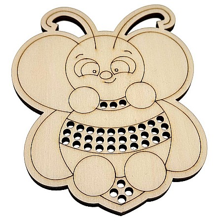 Forme pentru cusut - Figurina din lemn, model albinuta cu gauri pentru cusut, 10 cm