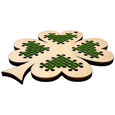 Figurina din lemn, model trifoi norocos cu gauri pentru cusut, 10 cm [4]