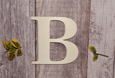 Litere si cifre - litera b din lemn natur, decor personalizabil pentru craft și educație