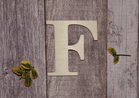 Litere si cifre - litera f din lemn natur, decor pentru craft și personalizare