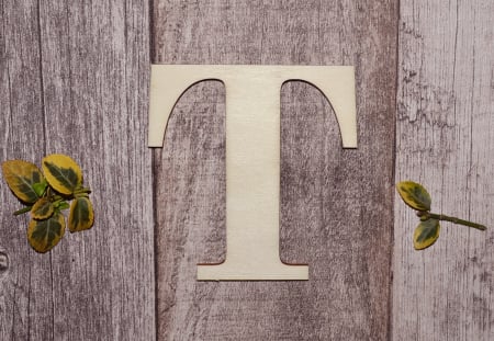Litere si cifre - litera t din lemn natur, alfabet decorativ pentru nume și proiecte DIY