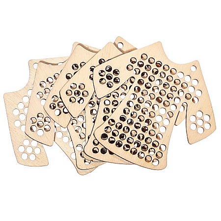Forme pentru cusut - Martisor ie traditionala din lemn - Gauri mari pentru cusut cruciulita, 6,5x5,8 cm, seturi disponibile.