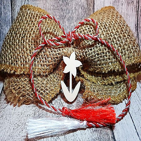 Martisor - Martisor din lemn - Floare stilizata, pentru pictat, 4x2.5 cm, seturi disponibile.