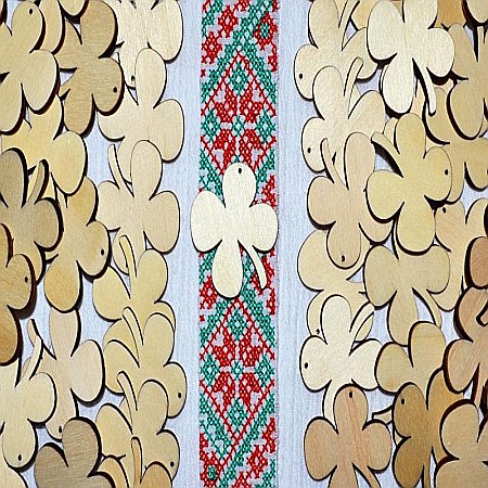 Sarbatori - Martisor din lemn - Trifoi Norocos, pentru pictat, 4x4 cm, seturi disponibile.
