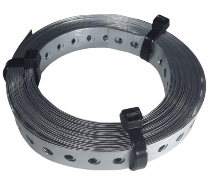 Banda perforata 26x1mm cu gauri de 8mm [3]