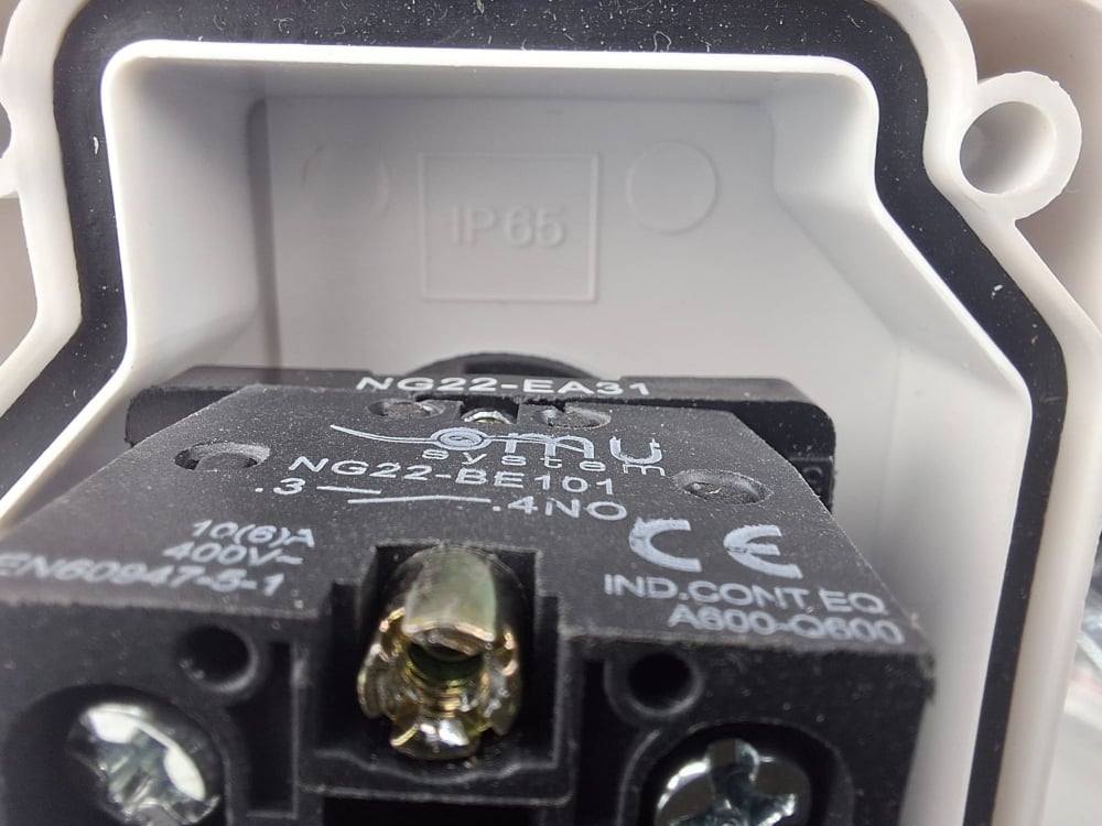 Buton de comanda verde si rosu START - STOP NO + NC 6A 230V IP65 [11]