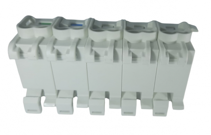 Cleme de distributie derivatie pentru conexiuni trifazice 25mm²/16mm² Cu-Al montaj pe sina DIN 152A 4 intrari per pol/clema [7]