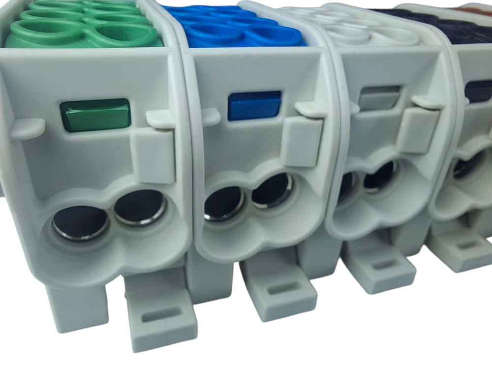 Cleme de distributie derivatie pentru conexiuni trifazice 25mm²/16mm² Cu-Al montaj pe sina DIN 152A 4 intrari per pol/clema [8]