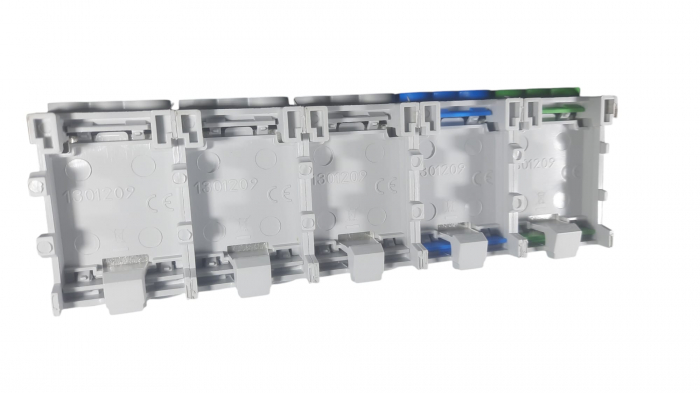 Cleme de distributie derivatie pentru conexiuni trifazice 25mm²/35mm² Cu-Al montaj pe sina DIN 100A 6 intrari per pol/clema [5]