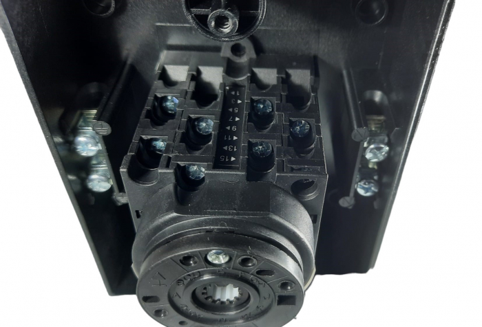 Comutator 20A 4kw 1-0-2 4 poli 400V AC IP65 industrial aplicat casetat  pentru transfer manual [6]