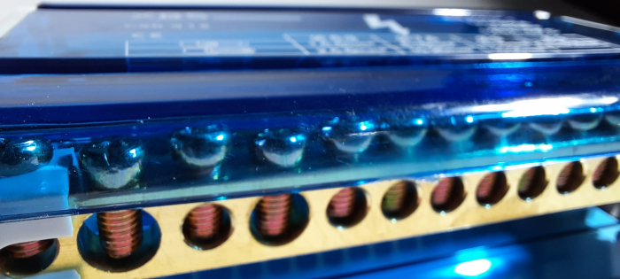 Distribuitor conexiuni 4 poli 125A 500V 132x51x88mm prindere pe sina DIN [7]