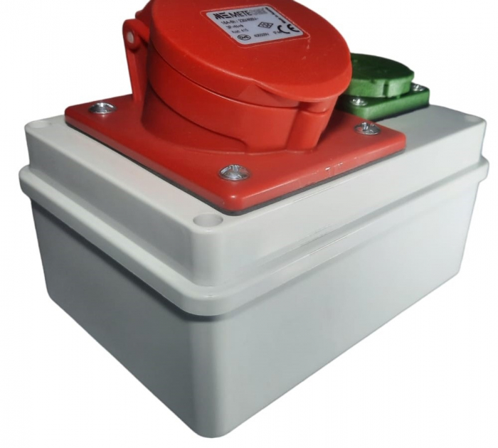Doza aplicata precablata echipata cu 1 priza 5 poli 3P+N+E 16A 400V si 1 priza schuko 16A 230V IP44 150x110mm [5]