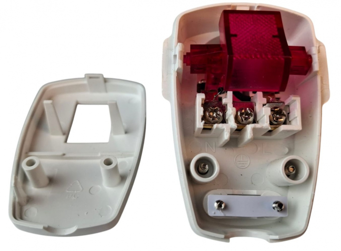 Fisa stecher alb unghiular cu intrerupator iluminat 230V 16A max. 1,5 mm² [10]