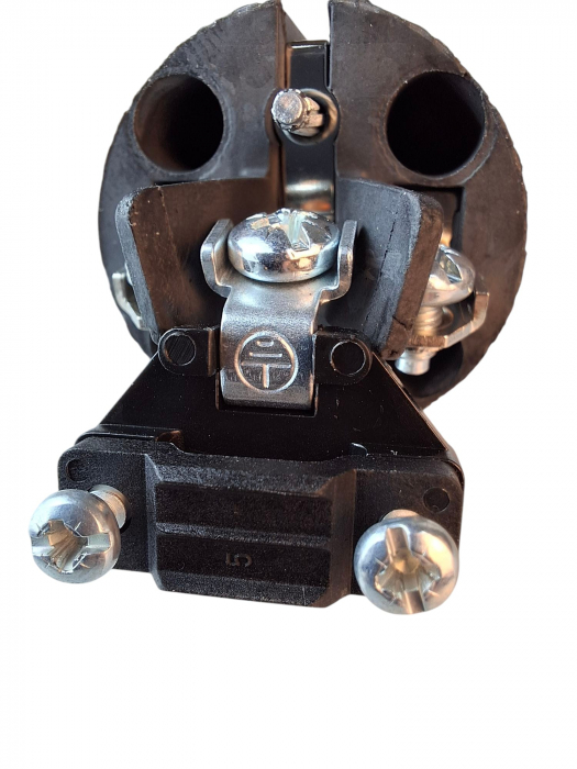 Fisa stecher negru unghiular cauciucat solid 230V 16A max. 2,5 mm² IP44 [8]