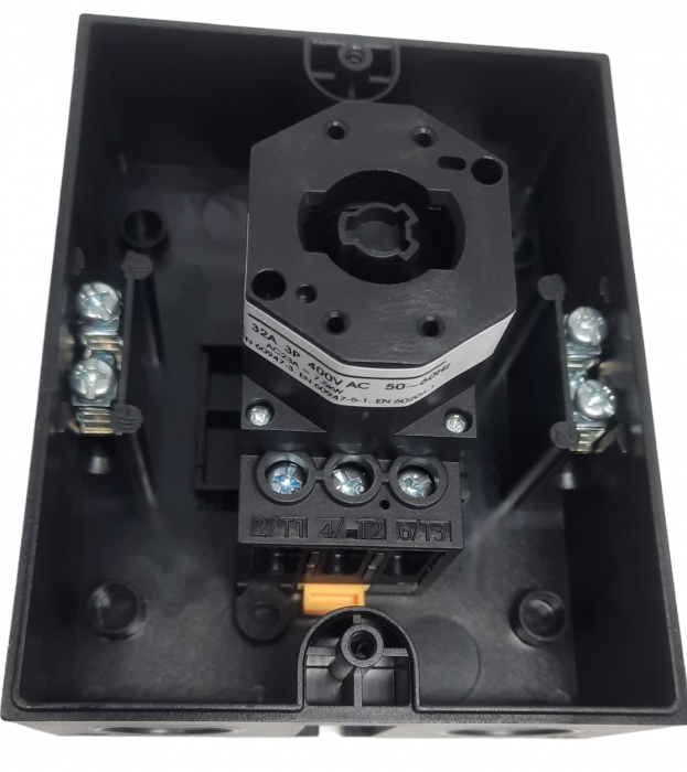 Intrerupator 3 poli 32A 7,5kw IP65 cu carcasă pornit/oprit 400V blocabil [5]