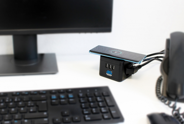 Prelungitor statie de incarcare 1.5m cablu H05VV-F 3G1.5 cu 2 prize schuko 16A 3 porturi USB 3V 2.4A si incarcare wireless 5W prin inductie maxim 3500W IP20 [5]