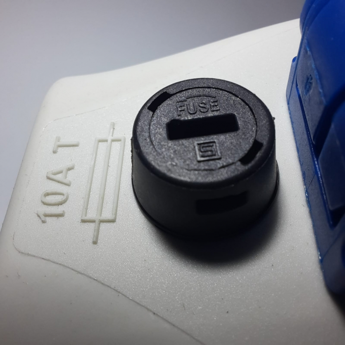 Priza trifazica aplicata 5 poli 3P+N+E 16A cu priza monofazica schuko 16A IP44 cablata in interior [5]