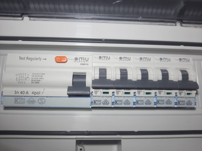 Tablou electric echipat cu 10 prize monofazice schuko 16A panou organizare de santier cu sigurante IP44 [8]