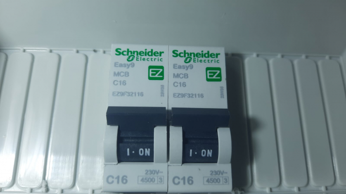 Tablou organizare de santier 7 module cu sigurante Schneider curba C precablat echipat cu 2 prize monofazice schuko 16A IP54 [8]