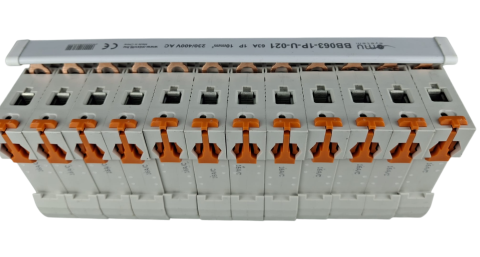 Bara Pieptene busbar OMU SYSTEM 1 pol 63A izolata 210mm 10mm² tip U / furca , 12 module pentru conexiuni electrice 230/400V AC [11]