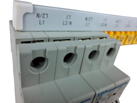 Bara Pieptene busbar OMU SYSTEM 2 poli 63A izolata 210mm 10mm² tip pini , 12 module pentru conexiuni electrice 230/400V AC [8]