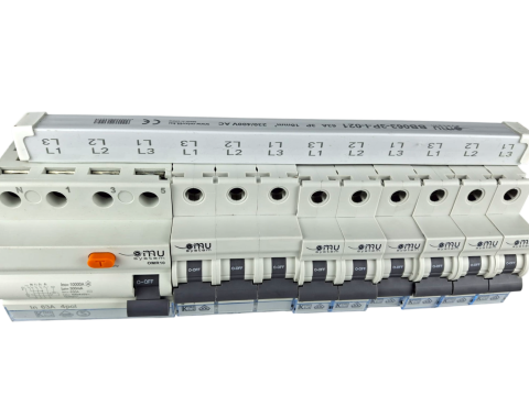 Bara Pieptene busbar OMU SYSTEM 3 poli 63A izolata 210mm 10mm² tip pin I, 12 (4x3) module pentru conexiuni electrice 230/400V AC [10]