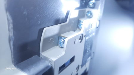 Contactor 3 poli 100A cu bobina la 400V AC 2NO+2NC 2 contacte normal deschise + 2 contacte normal inchise [6]