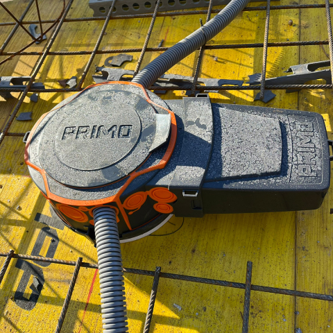 Doza pentru beton Primo XL 200, cu 25 de insertii M9 - M40, material PP, membrama TPE, cu tunel pentru transformator 377x120mm, diametrul de instalare spot/difuzor 0–185 mm, antracit-portocaliu [3]