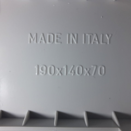 Panou din plastic echipat 190x140mm cu 4 prize schuko IP44 [3]