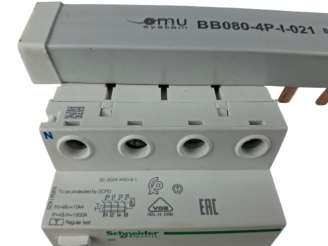 Pieptene busbar tip pin 4 poli (3x4 module) 12 module 80A  210mm 16mm² pentru conexiuni electrice in sigurante L1, L2, L3, N, izolata [8]