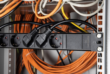 Prelungitor rack PDU 19" 8 prize schuko 45 grade 3 metri H05VV-F 3G1.5 230V 3500W IP20 [3]