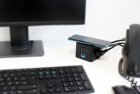 Prelungitor statie de incarcare 1.5m cablu H05VV-F 3G1.5 cu 2 prize schuko 16A 3 porturi USB 3V 2.4A si incarcare wireless 5W prin inductie maxim 3500W IP20 [4]
