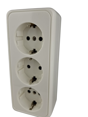 Prize si fise electrice - Priza tripla alba aplicata 16A cu CP si protectie copii IP20 150x65mm