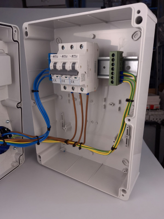 Tablou electric echipat cu 3 prize monofazice industriale 16A panou organizare de santier cu sigurante si legaturi - precablat IP44 [7]